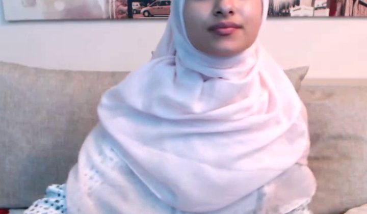 Webcams - Amateur Beautiful Big Ass Arab Teen Camgirl Posing On Webca…